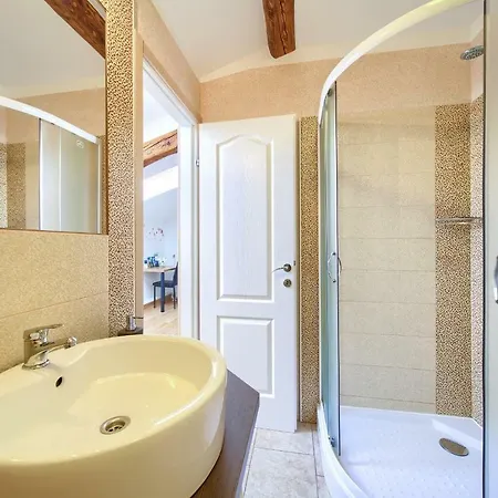 Muciceva Ravan Apartment