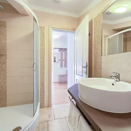 Muciceva Ravan Apartment