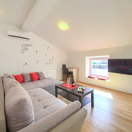 Apartment Muciceva Ravan *